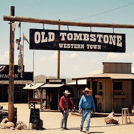 Silver Spur Homestead Luxury Glamping - The Cowboy Tombstone Exteriör bild